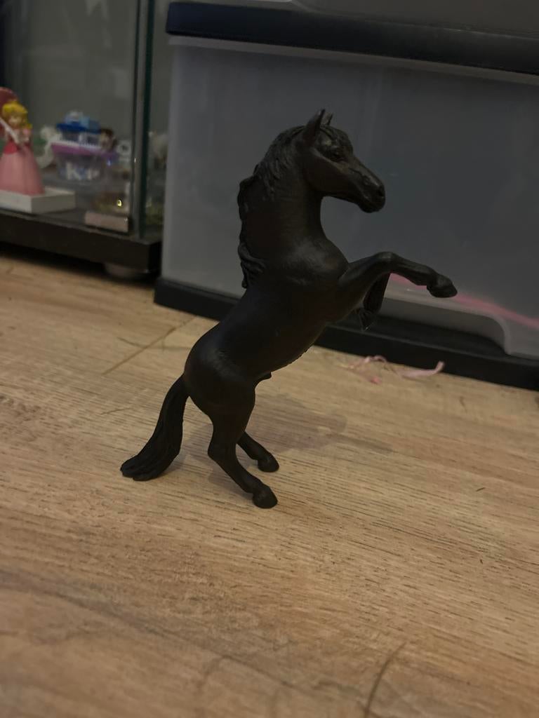 Nieuw Schleich paard - Zwart, steigerend, Ophalen of Verzenden, Zo goed als nieuw