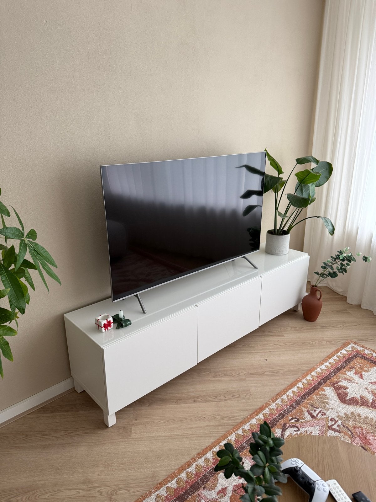 Ikea Bestå tv-meubel hoogglans wit met glasplaat, Ophalen of Verzenden, Gebruikt, Glas, 150 tot 200 cm