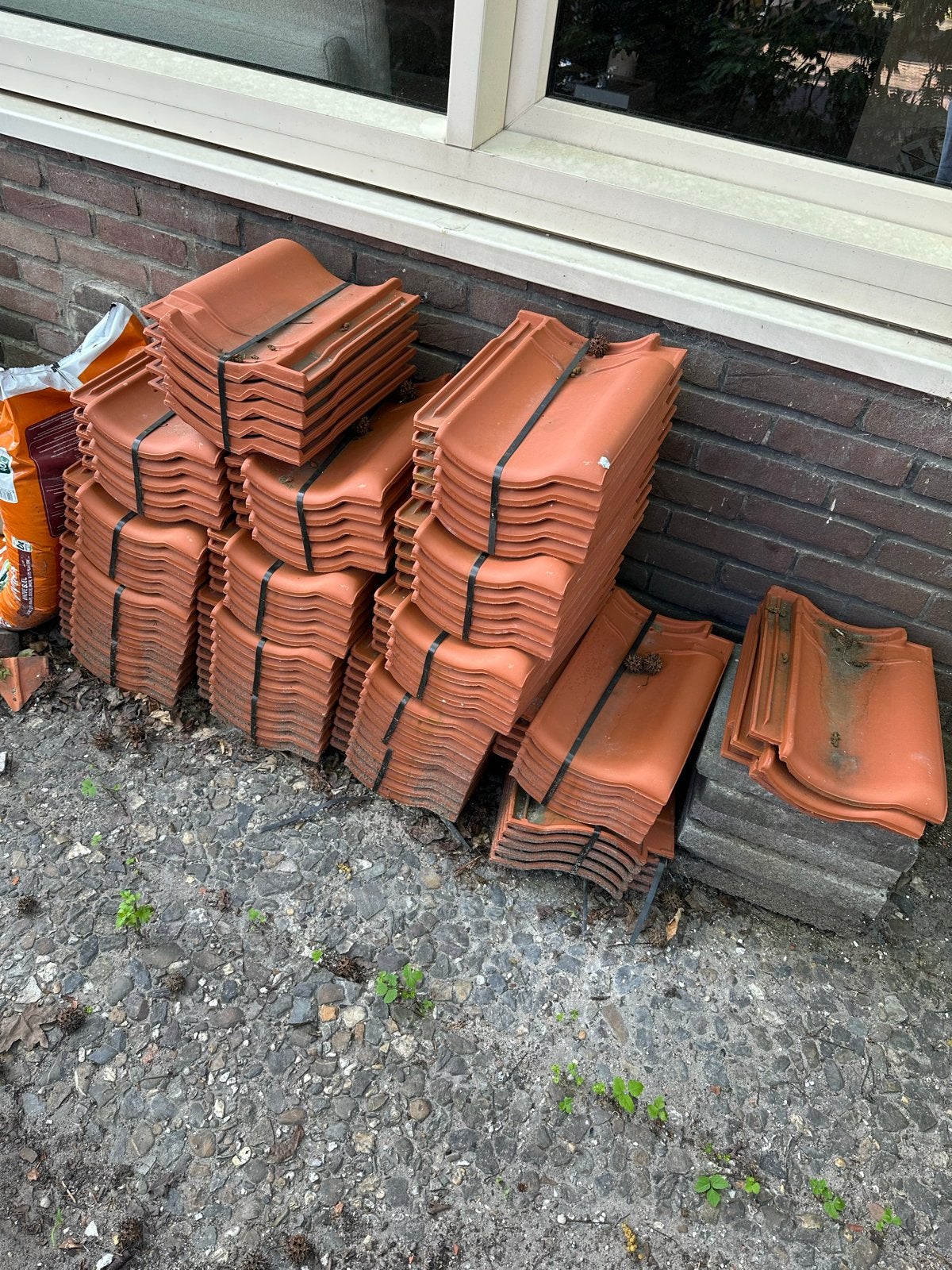 83 Monier VH-V natuurrood dakpannen, Doe-het-zelf en Verbouw, Dakpannen en Dakbedekking, Ophalen, Gebruikt, Steen of Klei, 5 tot 10 m²