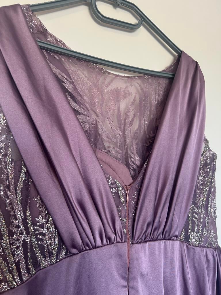 Elegante paarse avondjurk met glitterdetails, Maat 38/40 (M), Paars, Ophalen of Verzenden, Zo goed als nieuw