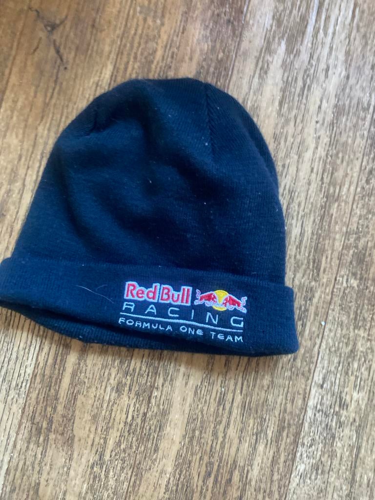 Red Bull Racing muts, Ophalen of Verzenden, Zo goed als nieuw