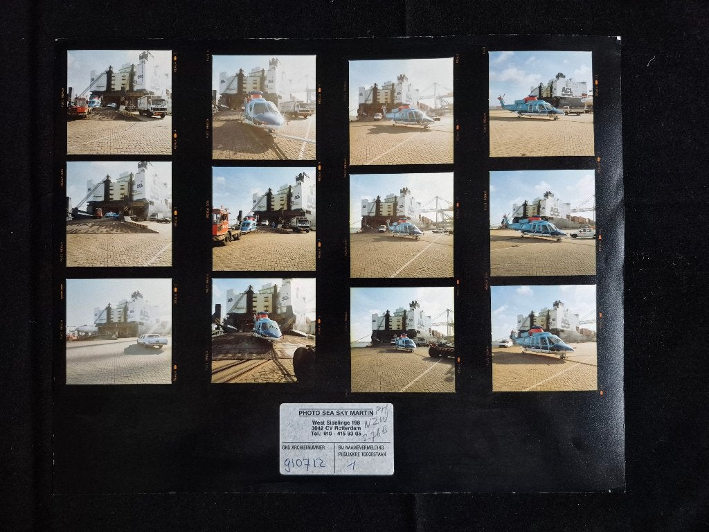Foto met foto serie van de KLM Helikopter PH-NZW (F1071), Ophalen of Verzenden, Gebruikt, Kaart, Foto of Prent
