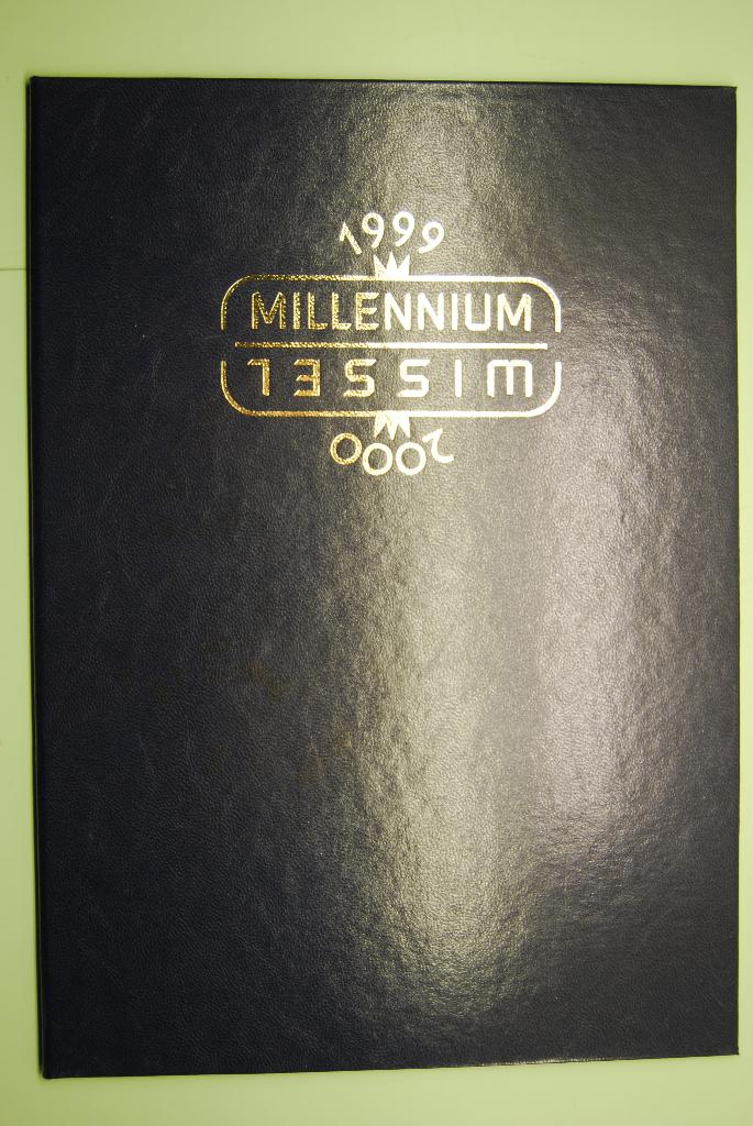 Map Millennium postzegels, Postzegels en Munten, Postzegels | Nederland, Ophalen of Verzenden, Na 1940, Gestempeld