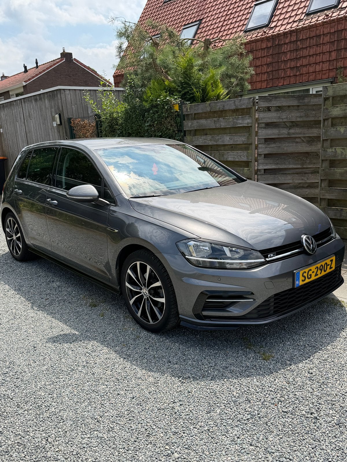 Volkswagen Golf 1.0 TSI 110pk 5D 2018 Grijs, Auto's, Voorwielaandrijving, Euro 6, Overige bekleding, Origineel Nederlands