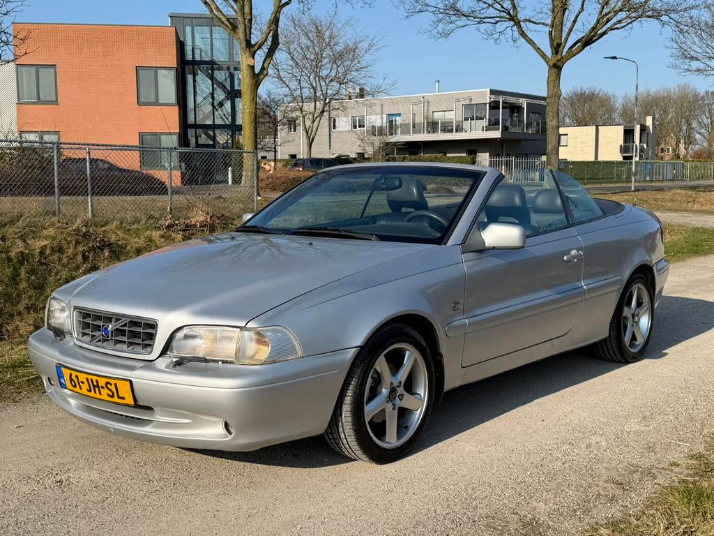 Volvo C70 2.4 T Cabrio AUT 2002 Grijs, Stoelverwarming, C70, Cabriolet, 4 stoelen