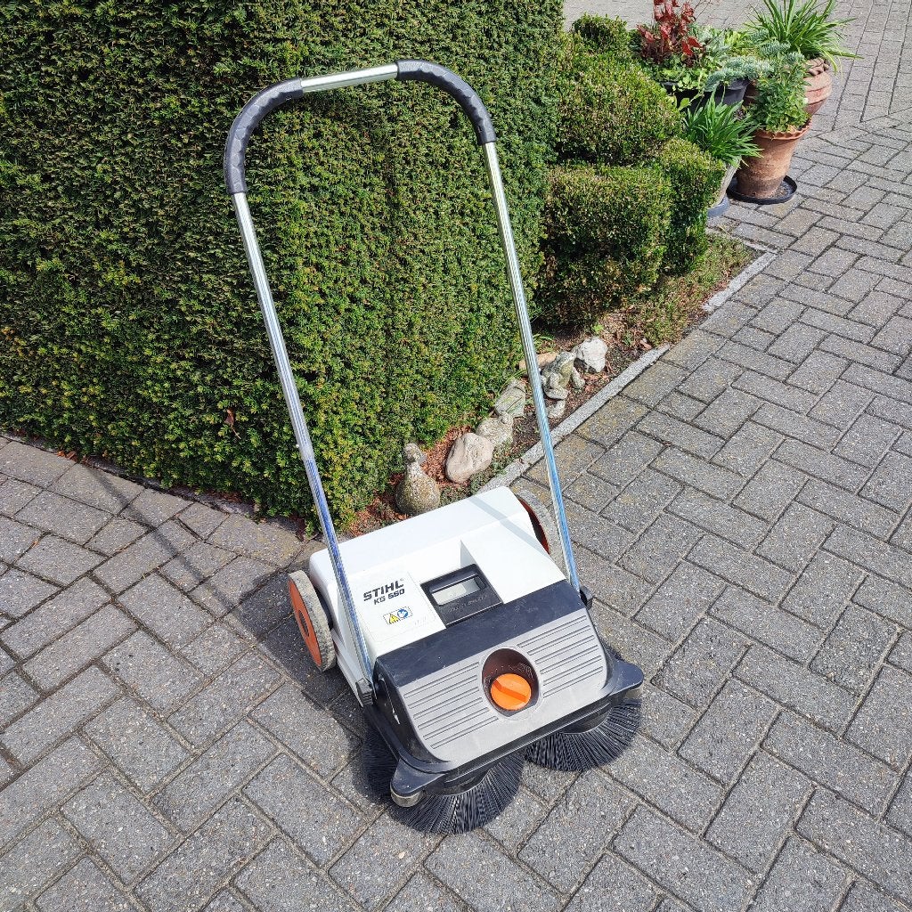 veegmachine STIHL KG 550, Ophalen, Zo goed als nieuw, Stihl