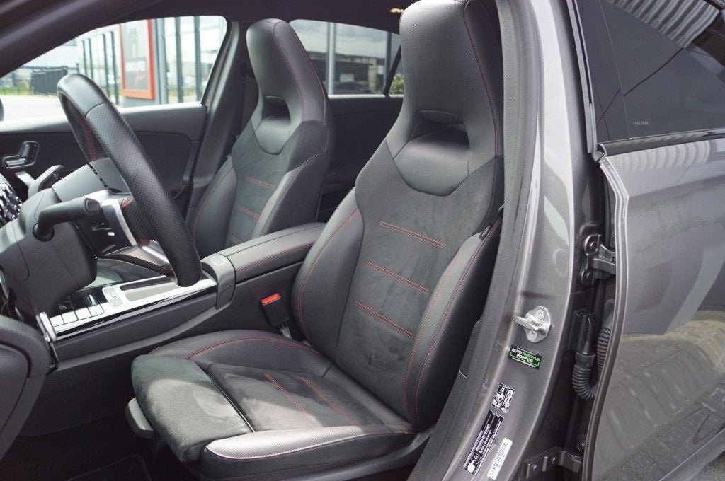 Mercedes-benz A-KLASSE 200 AMG LINE / Panodak / Head-up/ Mem, Auto's, Gebruikt, 4 cilinders, Met garantie (alle), 163 pk