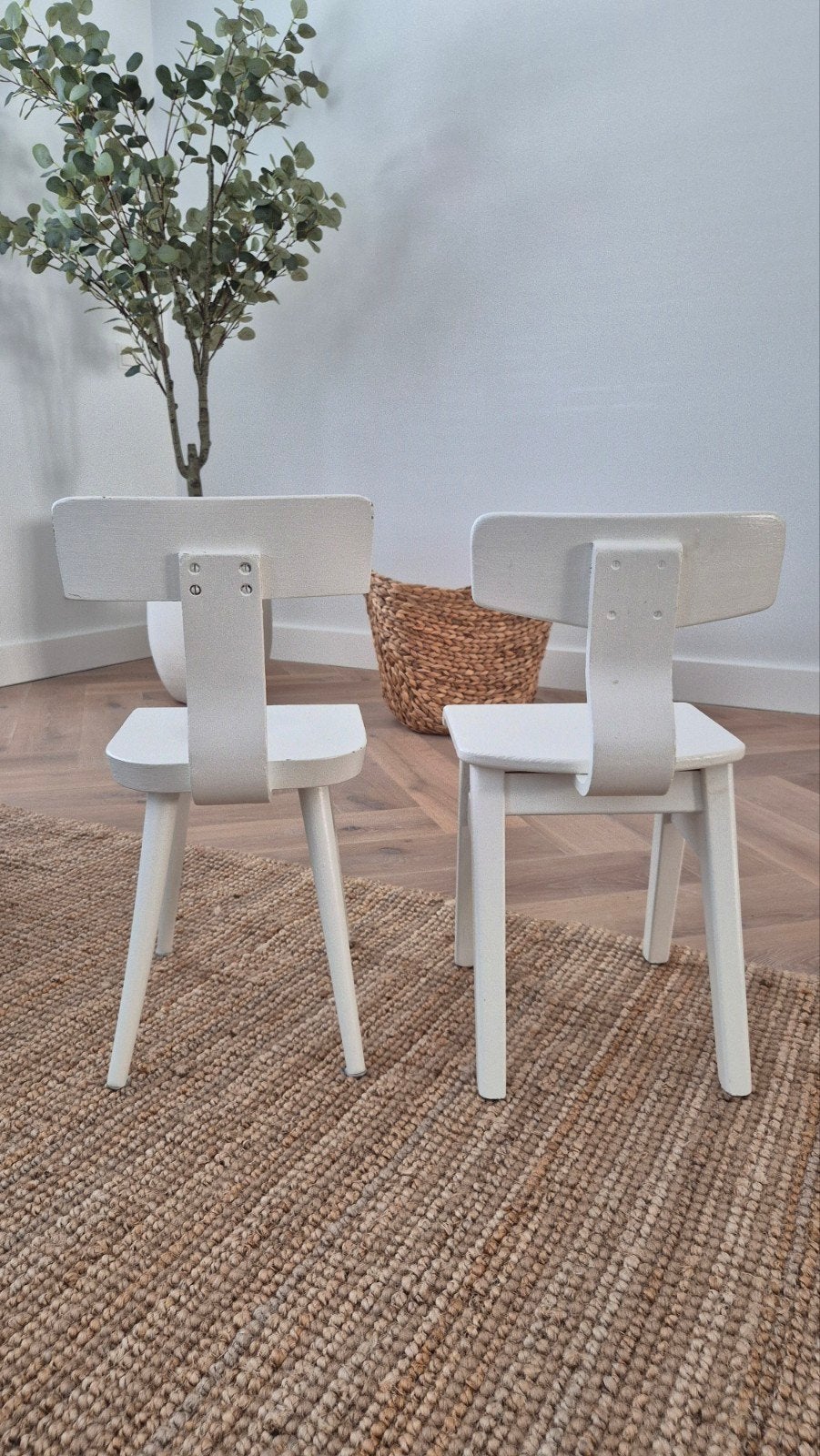 Lage houten school stoeltjes - 2 stuks, Huis en Inrichting, Stoelen, Ophalen, Gebruikt, Twee, Wit