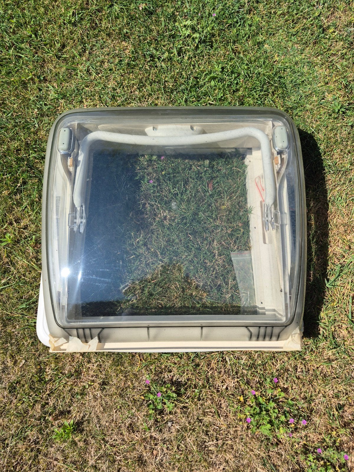 Dometic Heki dakluik 40x40 met insectenhor en verduistering, Caravans en Kamperen, Ophalen, Gebruikt