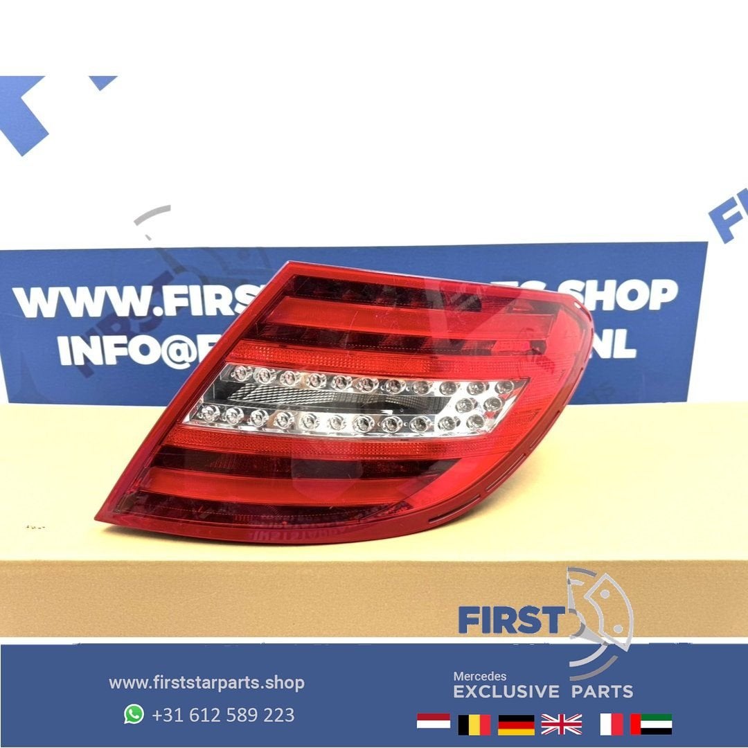 W204 C63 AMG ACHTERLICHT RECHTS A2048202764 FACELIFT LED ORI