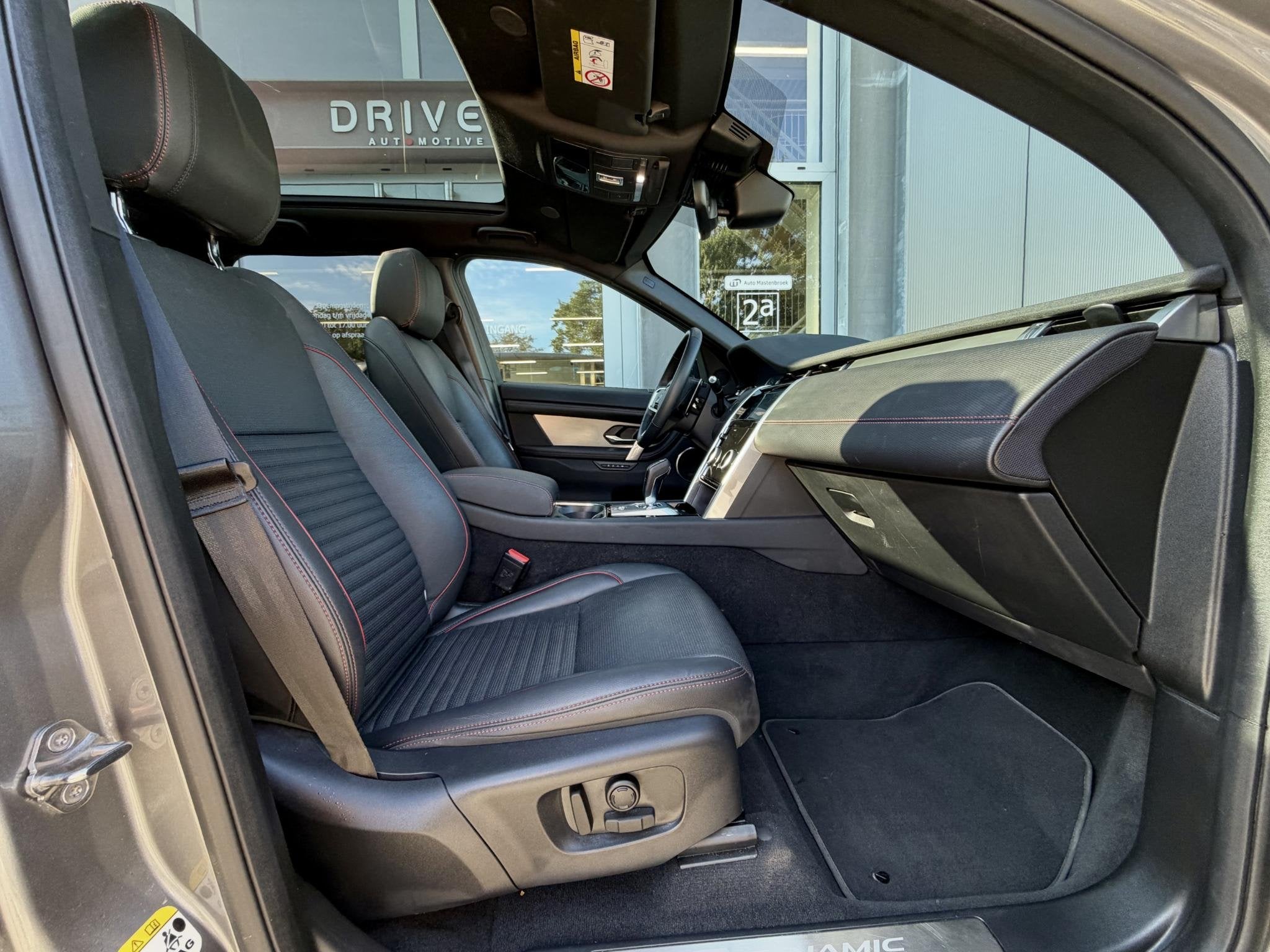 Land Rover Discovery Sport P300e 1.5 R-Dynamic SE |Pano|ACC|, Auto's, Automaat, 1497 cc, Gebruikt, 15 kWh