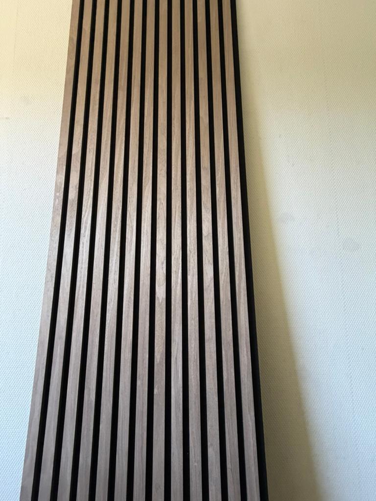 1 Lattenwand Brisbane vergrijsd walnoot 260 x 52,6 cm, Ophalen, Zo goed als nieuw