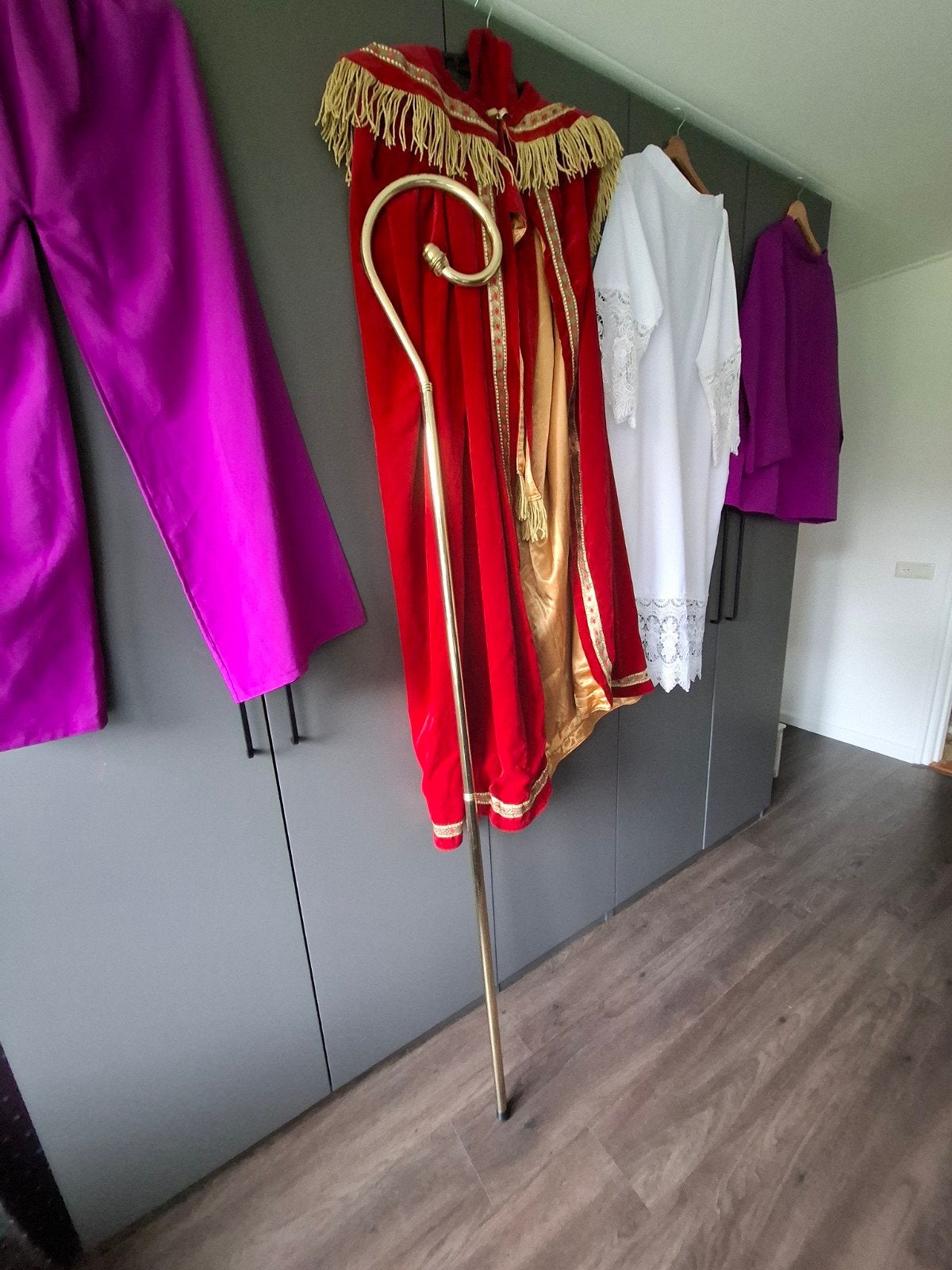 Compleet Sinterklaas Kostuum met Baard, Mijter en Staf, Ophalen, Gebruikt, Kostuum, Kerst of Sinterklaas