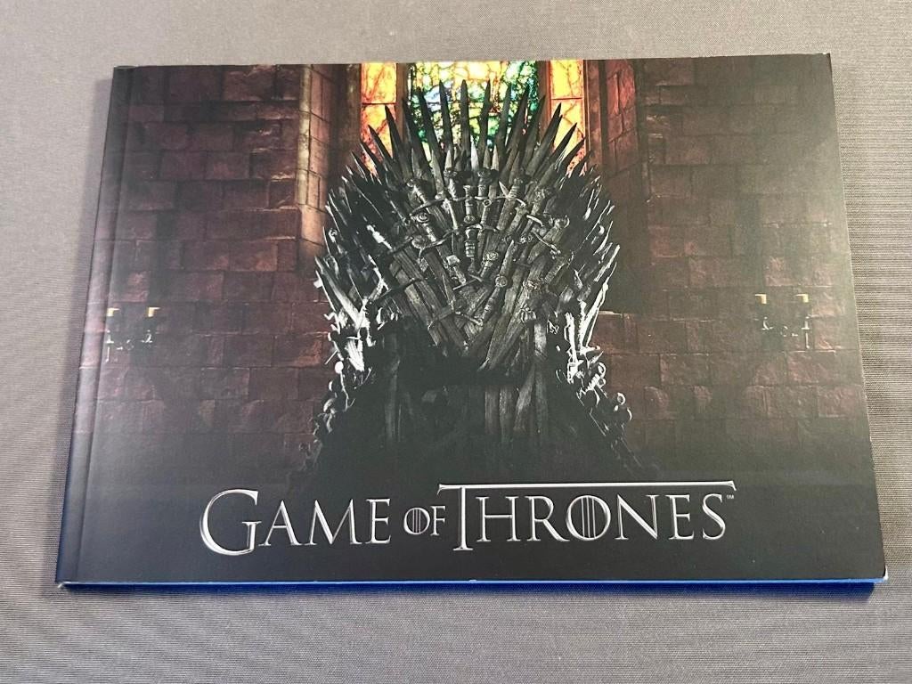 Fotoalbum van  de deserie Game of Thrones, Verzamelen, Ophalen of Verzenden, Zo goed als nieuw, Tv, Foto of Kaart