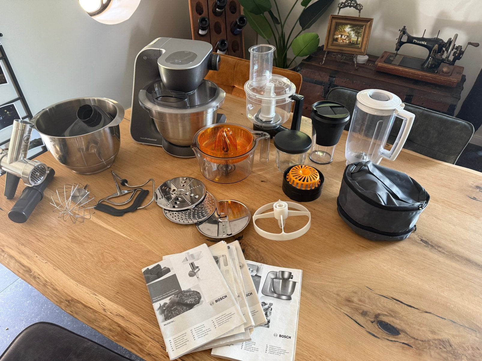 Bosch MUM5 HomeProfessional + veel accessoires, Witgoed en Apparatuur, Keukenmixers, 4 liter of meer, Gebruikt, 3 snelheden of meer