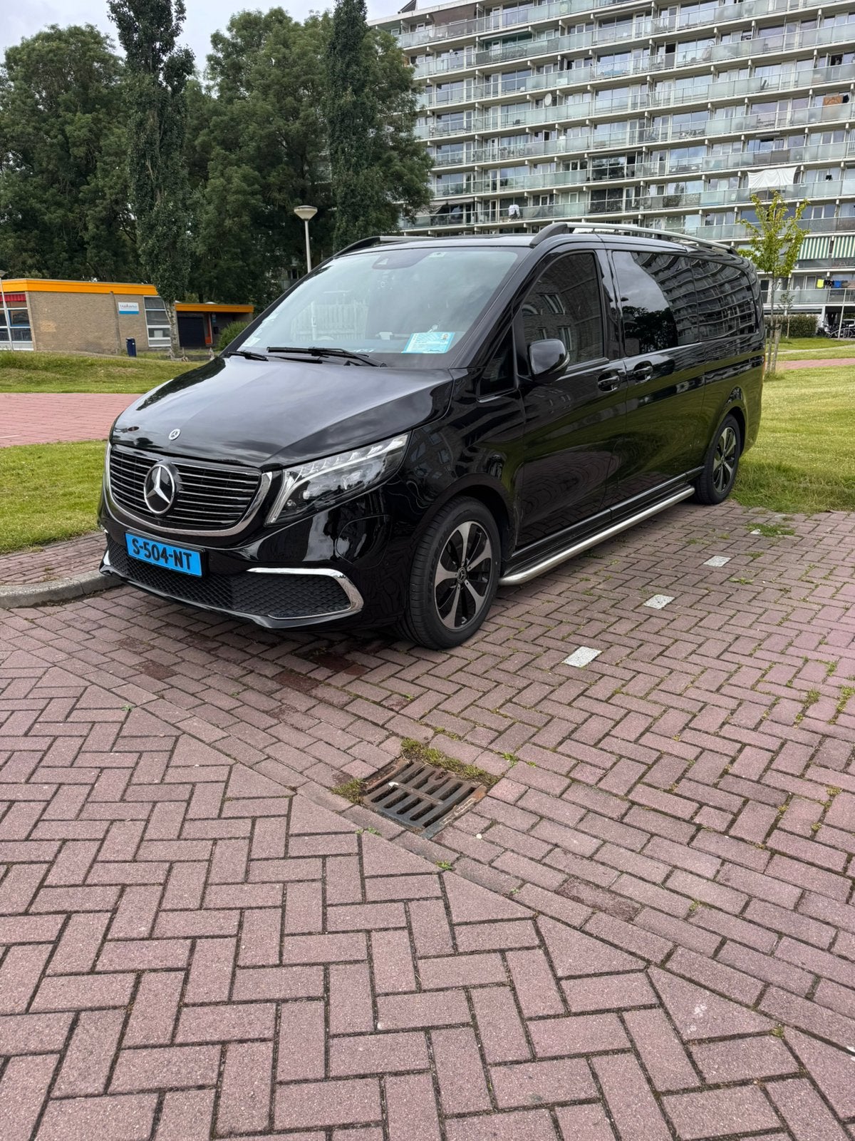 Mercedes-Benz EQV 300 L3 204pk 2023 Zwart, 8 stoelen, Elektrisch, Grijs, Dealer onderhouden