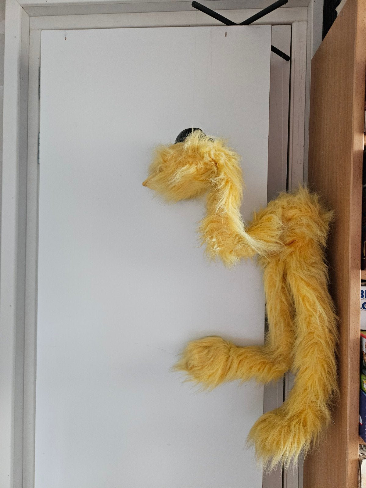 Gele marionet van 70 cm met hoedje, Verzamelen, Ophalen of Verzenden, Gebruikt, Overige typen