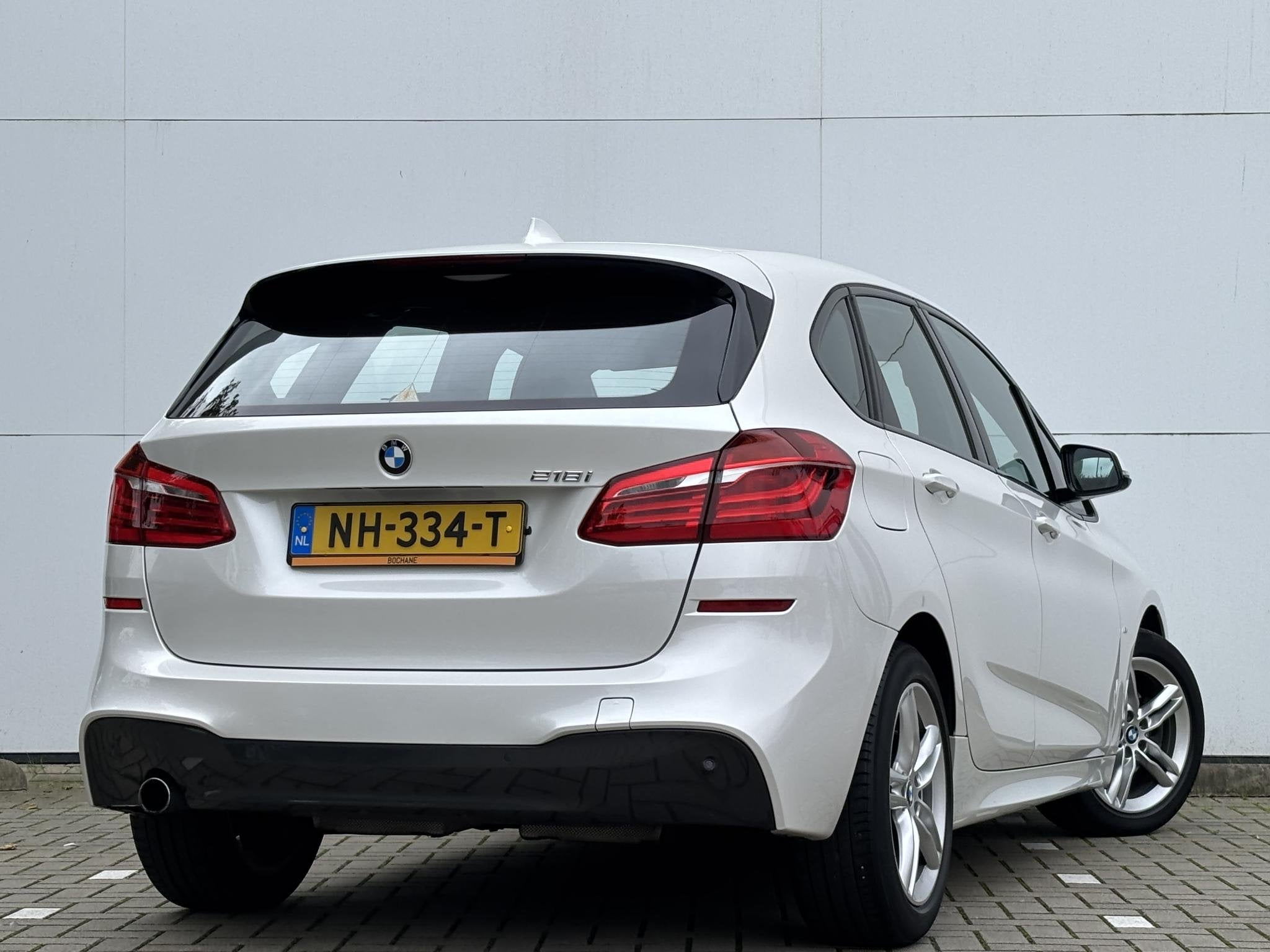 BMW 2-serie Active Tourer 218i Centennial Executive Automaat, Auto's, 1345 kg, 136 pk, Gebruikt, Alcantara