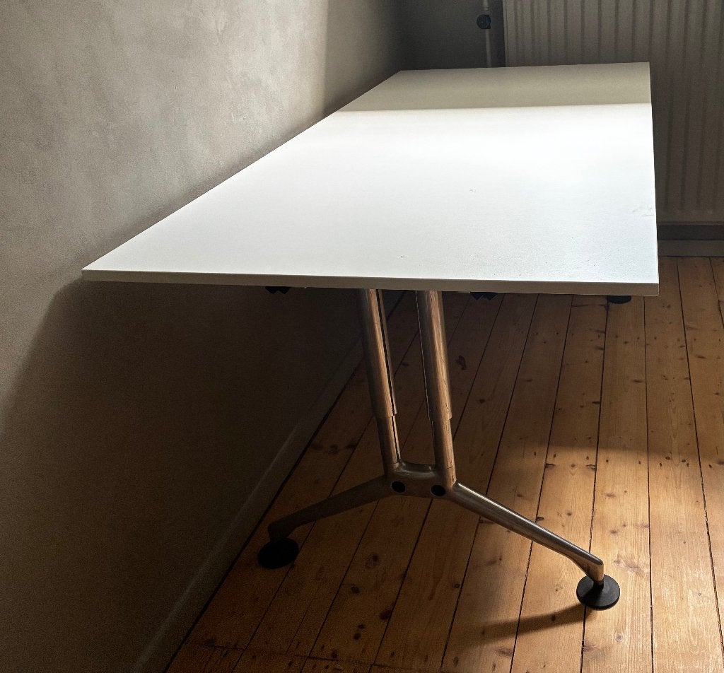 3x Vitra Ad Hoc bureaus 16080 – verstelbaar – A-poot, Ophalen, 160 cm, Zo goed als nieuw, Overige merken