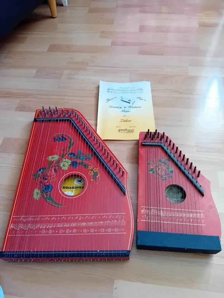2 Tafelciters (Musima & Jubel Tone) + Muziekboek, Muziek en Instrumenten, Snaarinstrumenten | Overige, Ophalen of Verzenden, Gebruikt