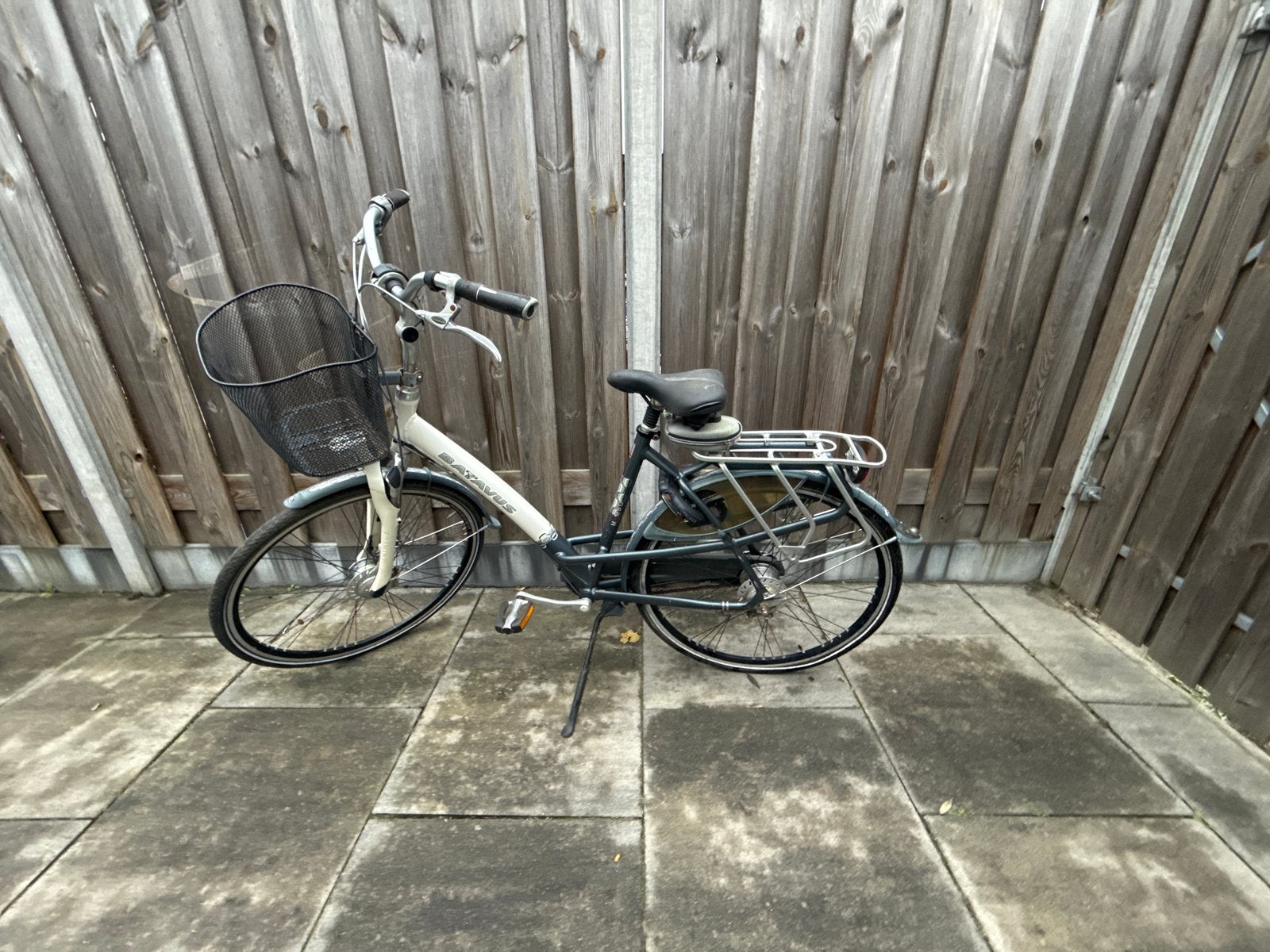 Batavus damesfiets met mand en bagagedrager, Ophalen, Gebruikt, Velgrem, Versnellingen