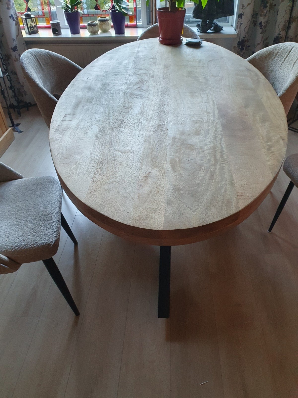 ovale eetkamertafel, Ophalen, 150 tot 200 cm, Zo goed als nieuw, Vijf personen of meer