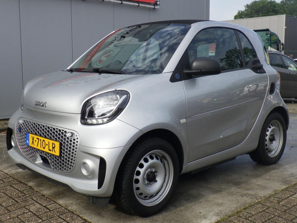 Smart Fortwo EQ Comfort 18 kWh, Airco, Cruise, Stoelverwarmi, Achterwielaandrijving, Zwart, Leder, 2 stoelen