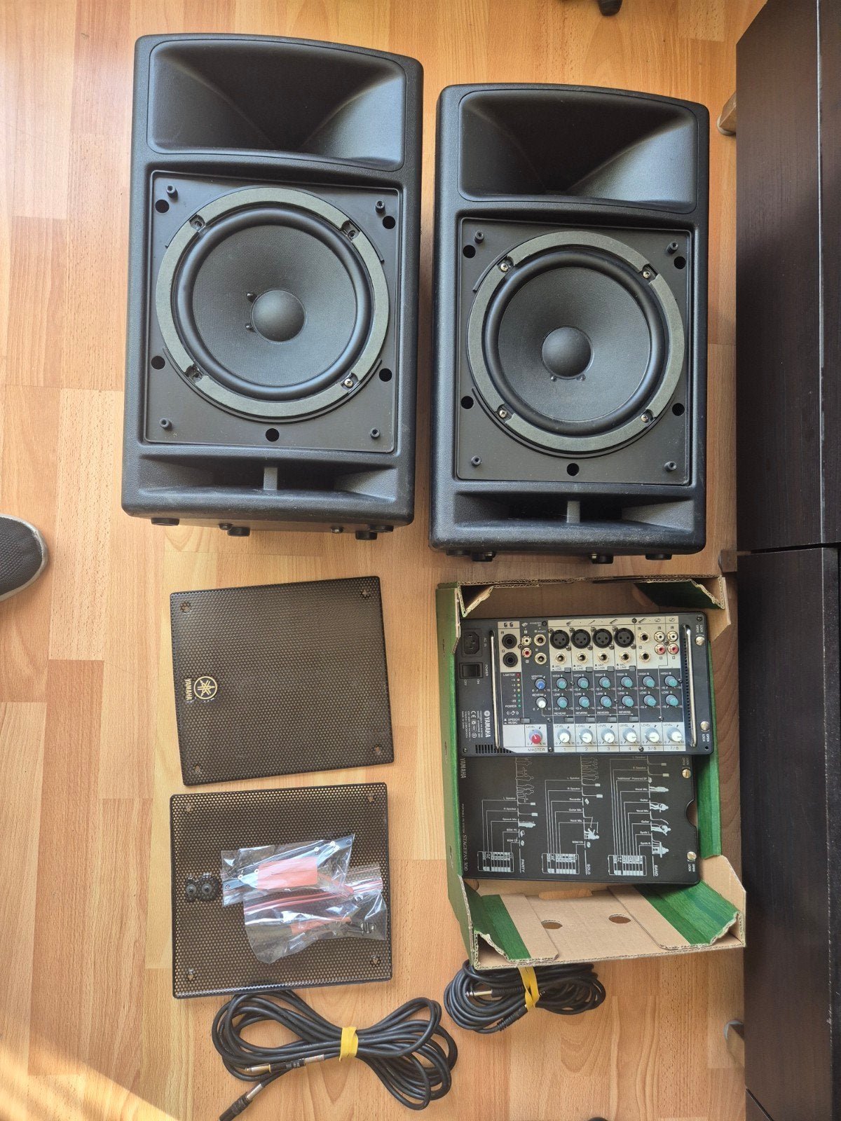 Yamaha Stagepas 300 PA-systeem met microfoon, Ophalen, Gebruikt, Overige typen