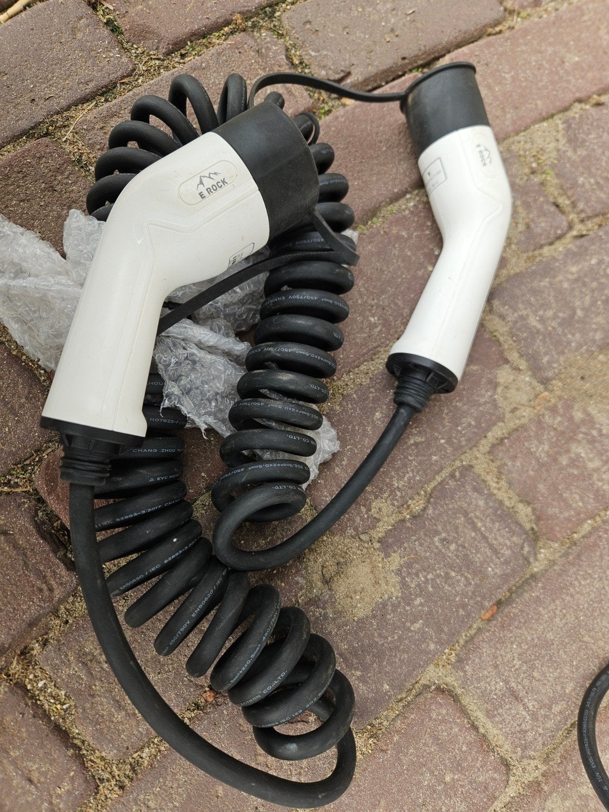 E-Rock Laadkabel Type 1 naar Type 2 (16A, 250V AC), Ophalen, Zo goed als nieuw