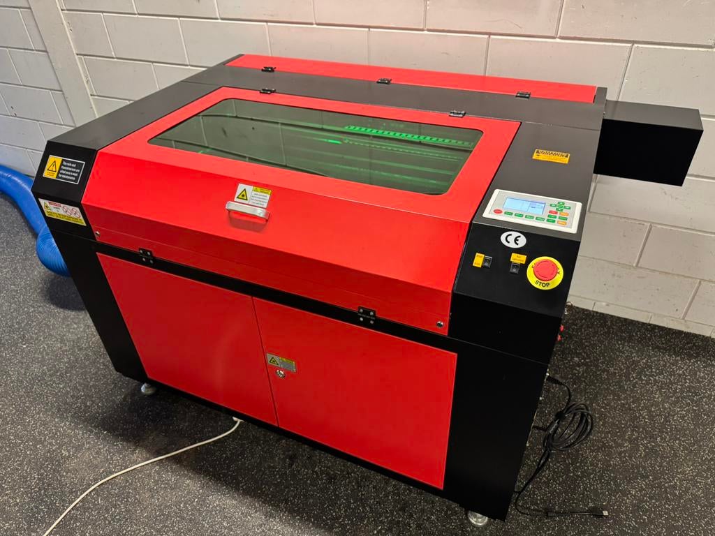 Co2 lasermachine  - Laser snijden + graveren, Doe-het-zelf en Verbouw, Gereedschapskisten, Zo goed als nieuw, Ophalen