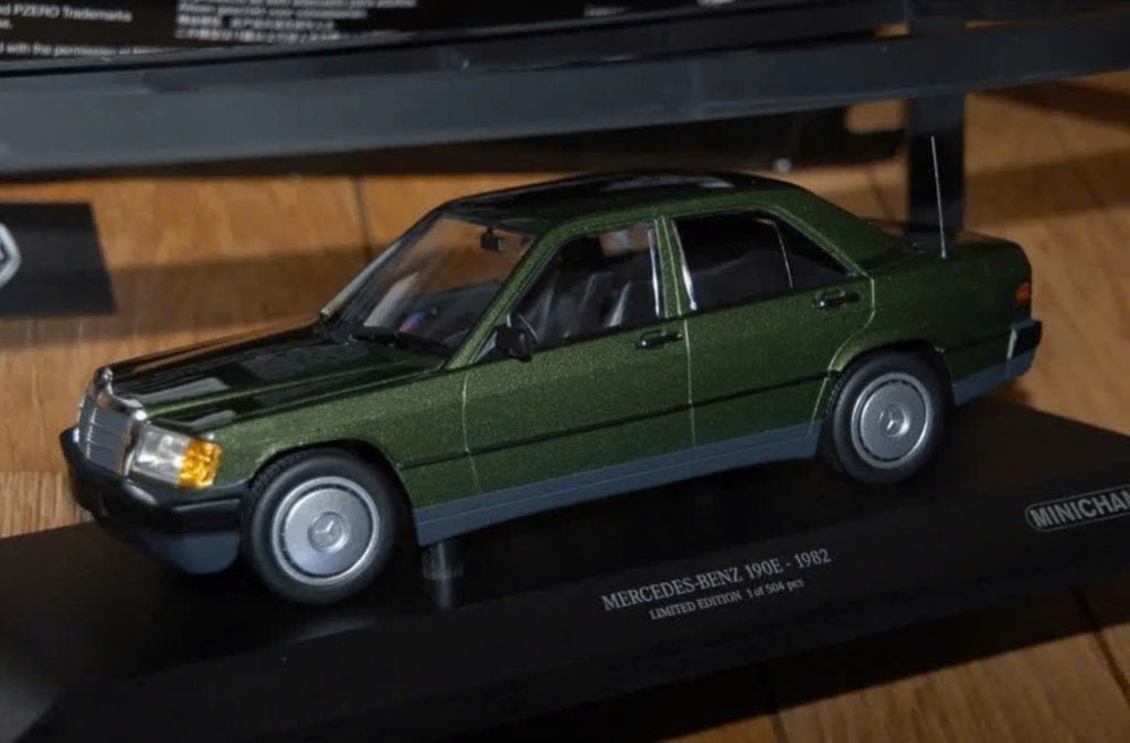 1:18 MERCEDES 190 E 1982 W201 green Minichamps in box WRH, Hobby en Vrije tijd, Verzenden, Zo goed als nieuw, Auto, MiniChamps