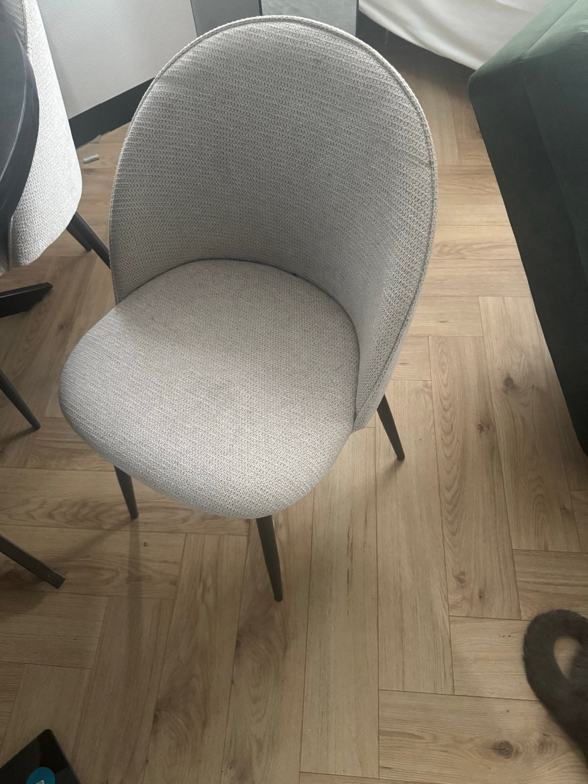 4 eetkamerstoelen van Action, licht gebruikt, Huis en Inrichting, Stoelen, Gebruikt, Vier, Stof, Grijs, Ophalen