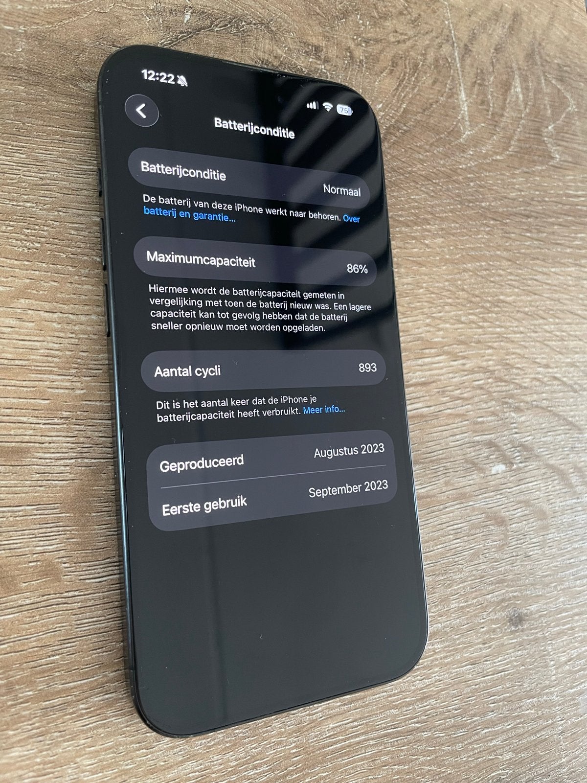 Foto 6 van iPhone 15 Pro 256GB Zwart - Lichte schade