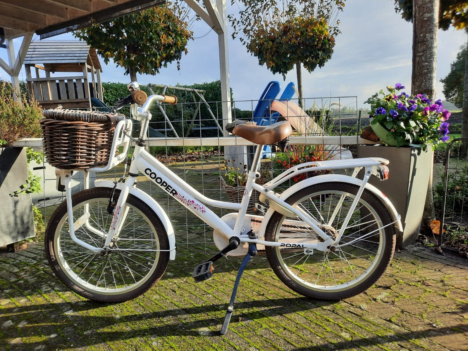 Te koop 20 inch witte Popal Cooper meisjes fiets met mandje., Fietsen en Brommers, Ophalen, Gebruikt, 20 inch