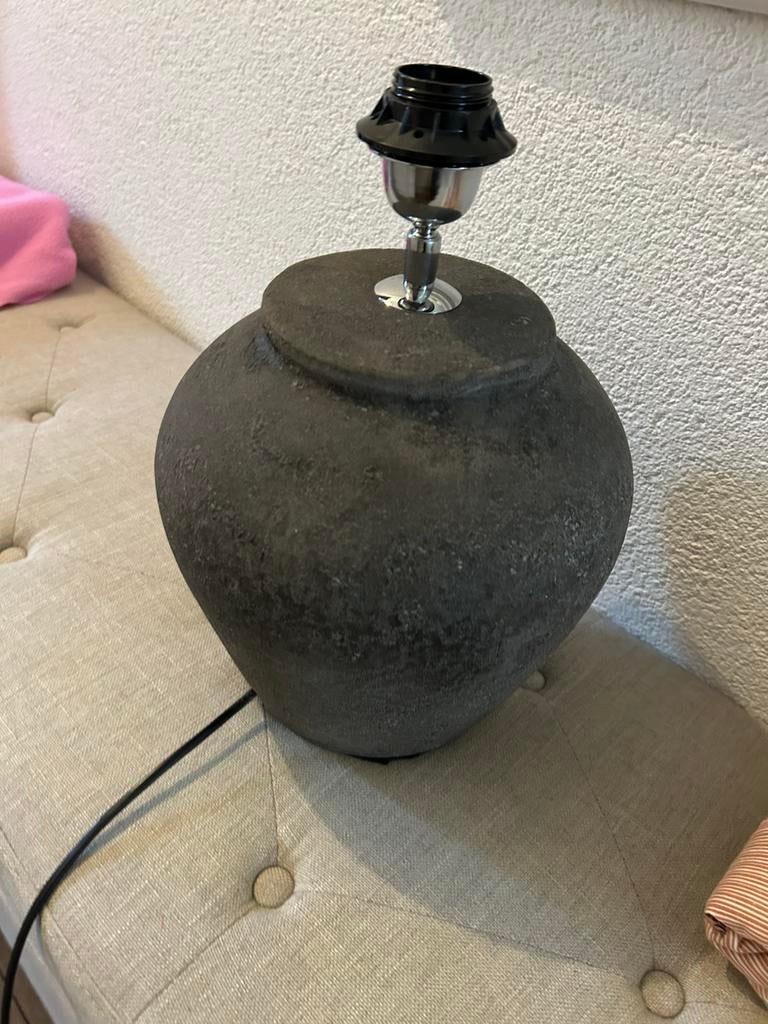 Grijze kruiklamp stoer, sober, hoffz aura peeperkorn, Huis en Inrichting, Lampen | Tafellampen, Ophalen of Verzenden, Zo goed als nieuw