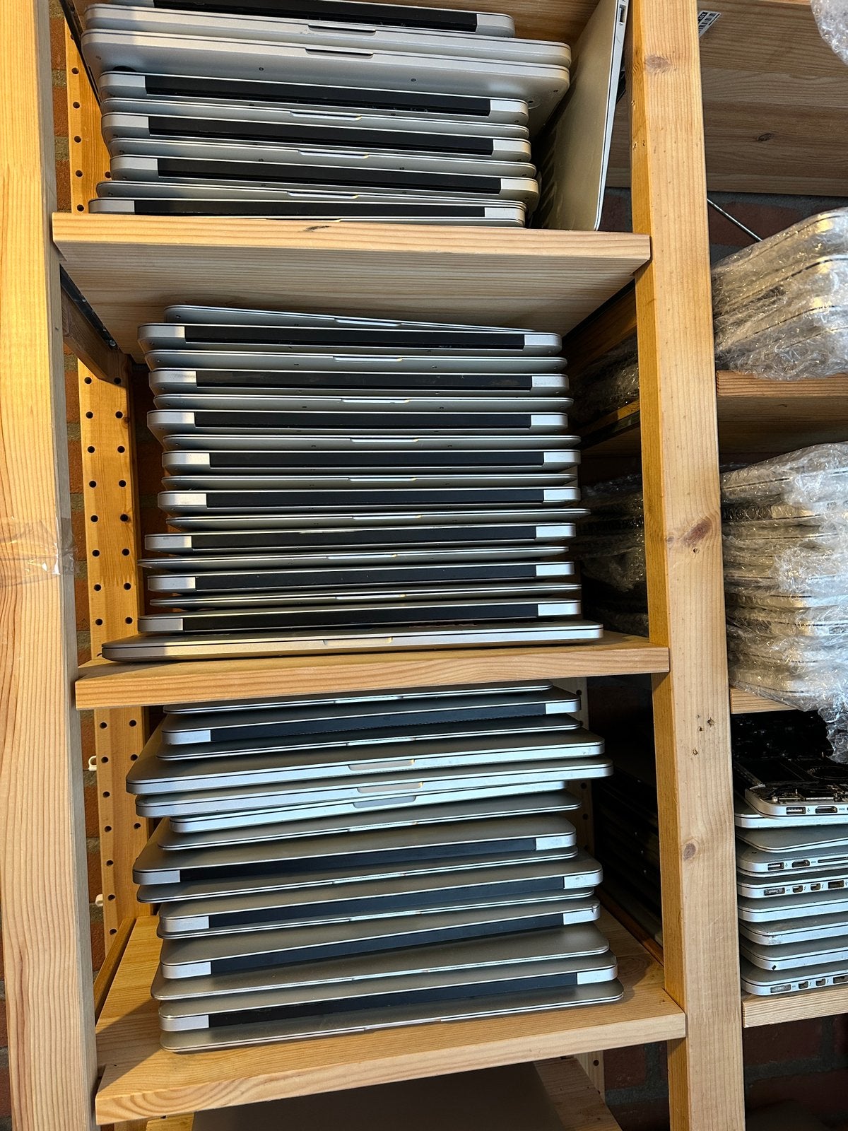 Partij MacBooks 2010/2014 80 stuks Getest en werkend., Computers en Software, MacBook Pro, 1 TB of meer, Gebruikt, 2 tot 3 Ghz