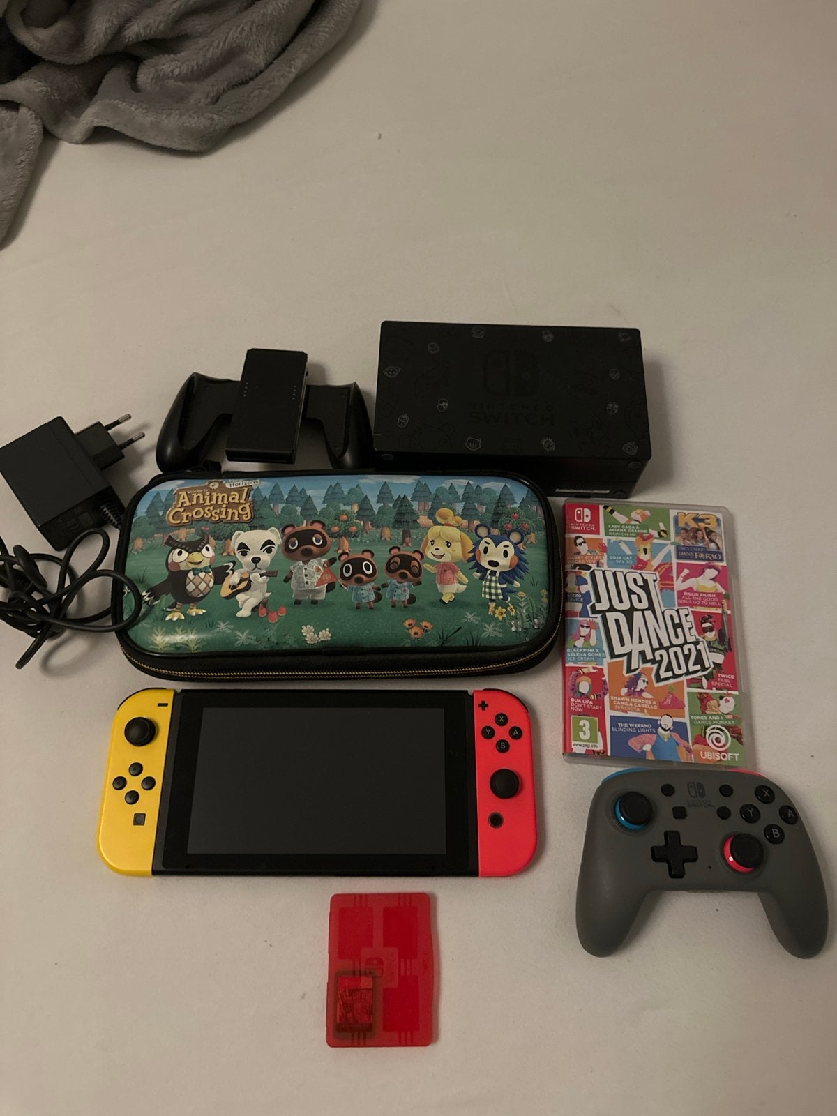 Nintendo Switch fortnite edition met accessoires en game, Spelcomputers en Games, Met games, Ophalen of Verzenden, Zo goed als nieuw
