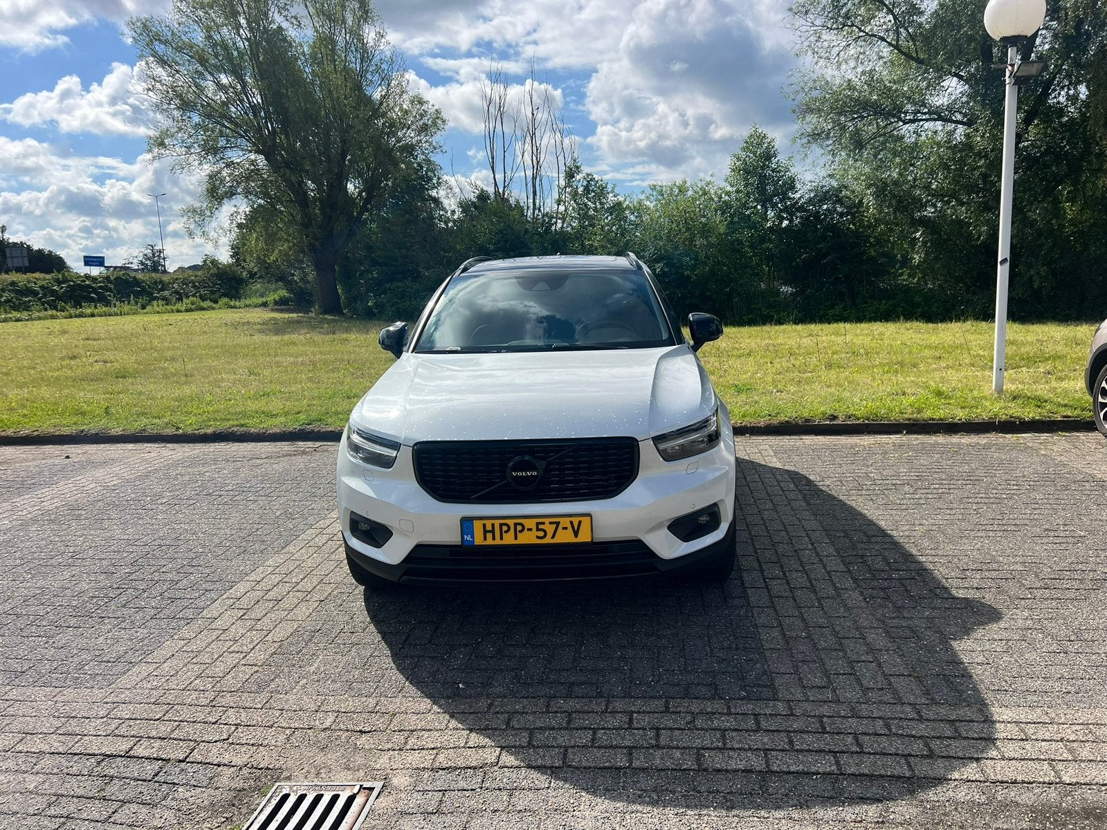 Volvo XC40 T5 Twin Engine 262pk Geartronic 2021 Wit, 1800 kg, 1712 kg, 179 pk, Wit