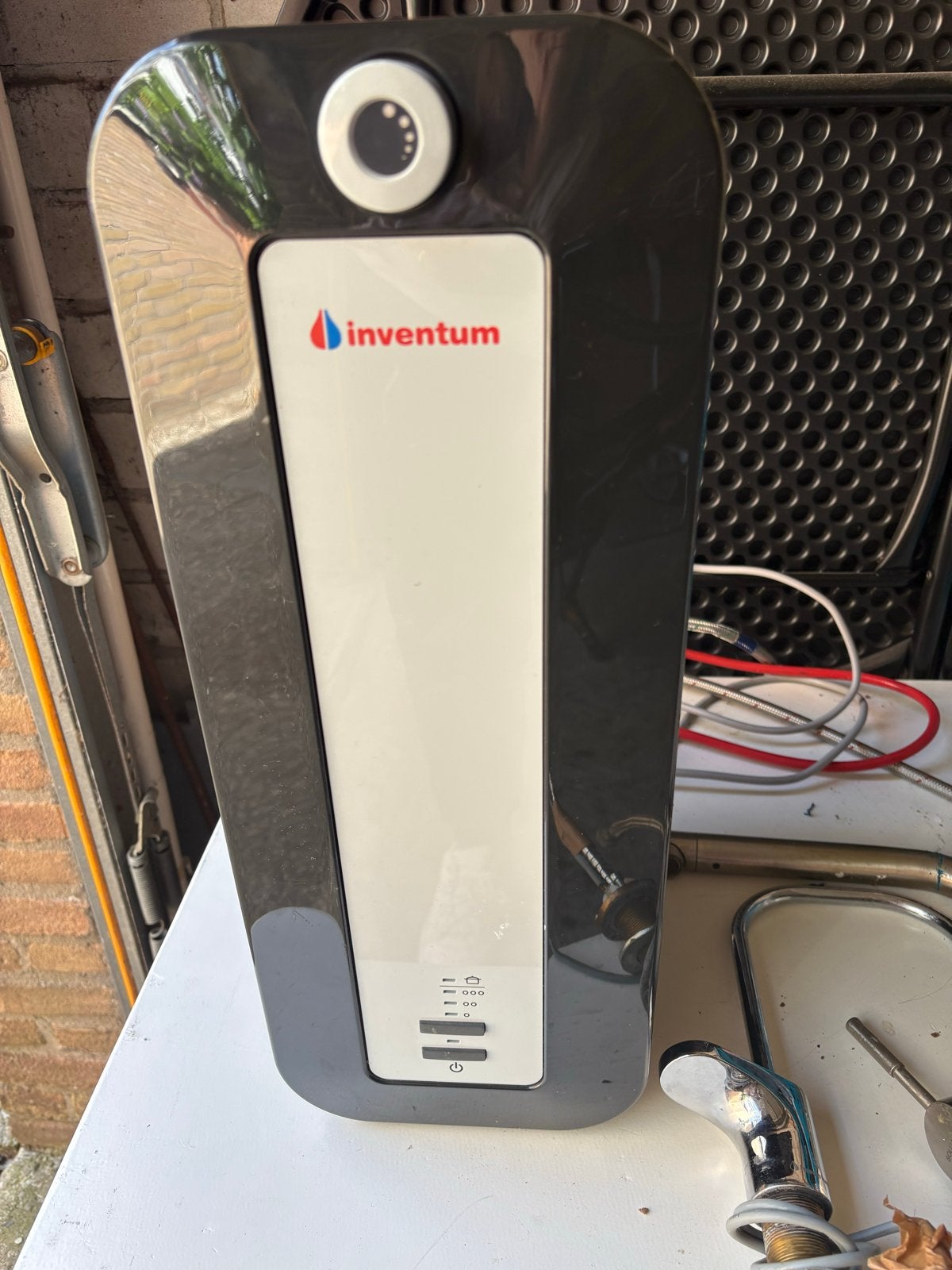Inventum AquaSpot 8i Ti Close-in Boiler 2x kraan heet water, Gebruikt, Overige modellen, Overige typen, 10 kopjes of meer