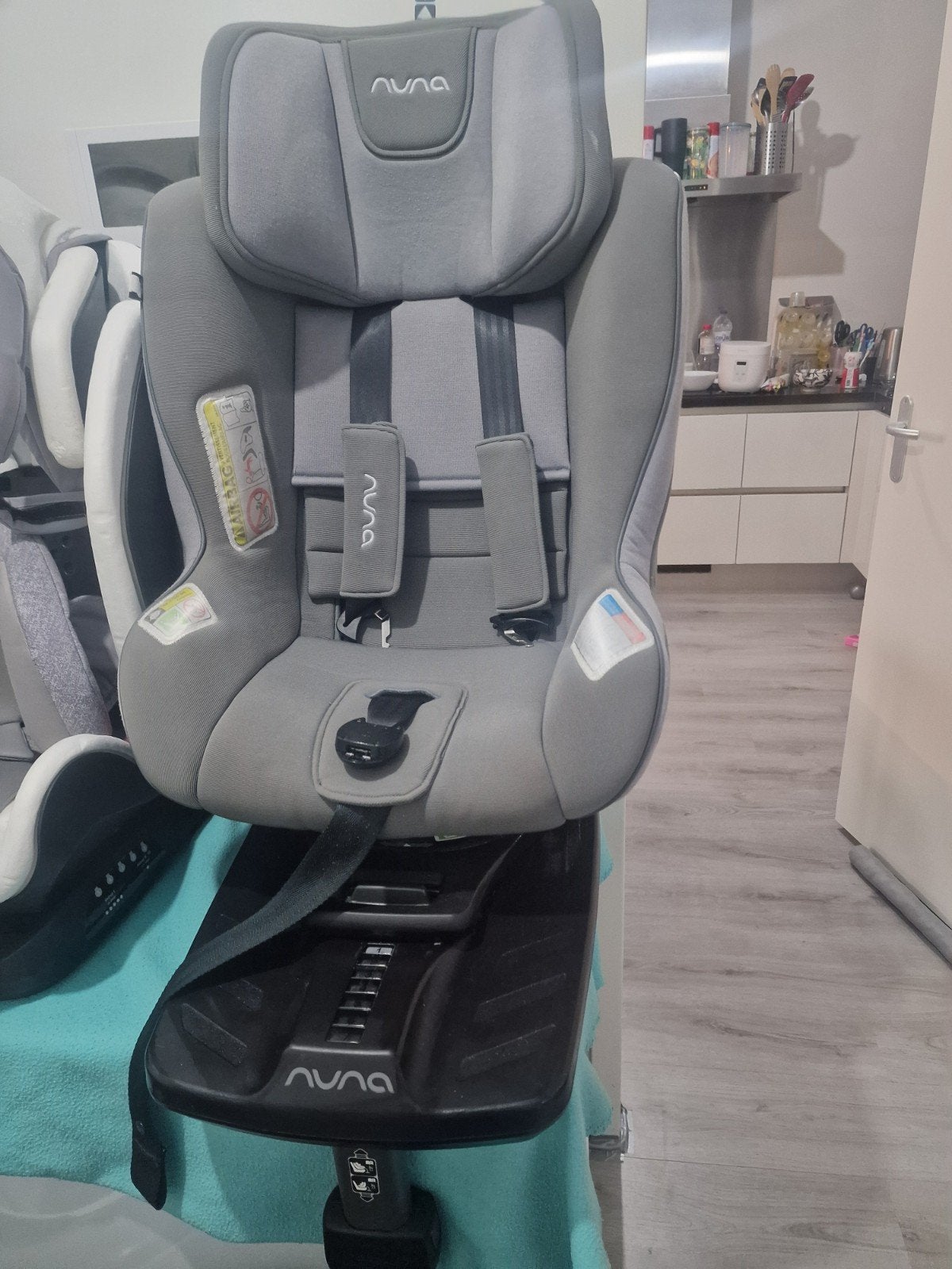 Nuna autostoel - Grijs -, Gebruikt, 9 t/m 18 kg, Verstelbare rugleuning, Isofix