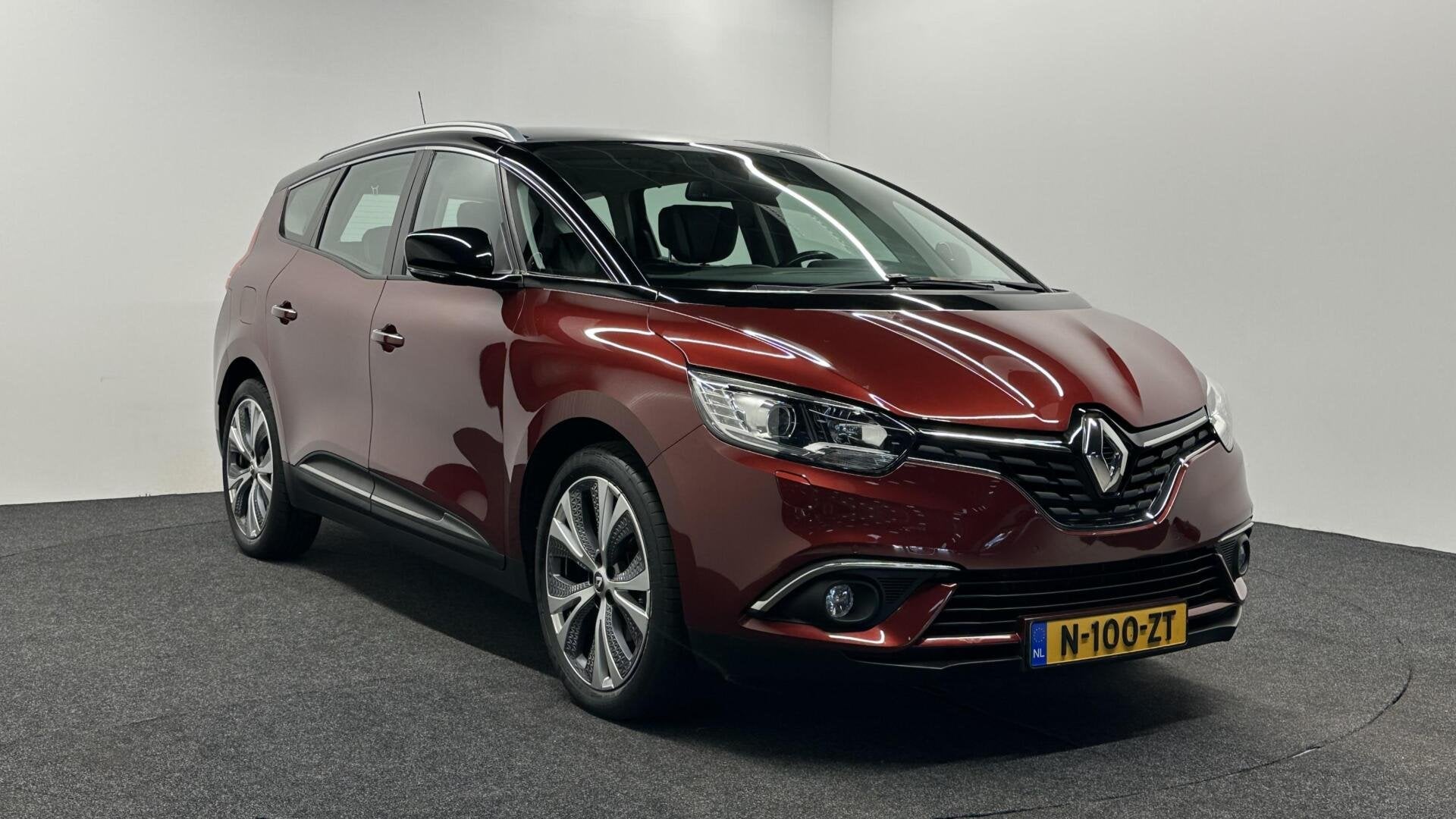 Renault Grand Scenic 1.2 TCe Intens TREKHAAK CARPLAY NAVI CR, Auto's, Voorwielaandrijving, Gebruikt, 4 cilinders, 132 pk