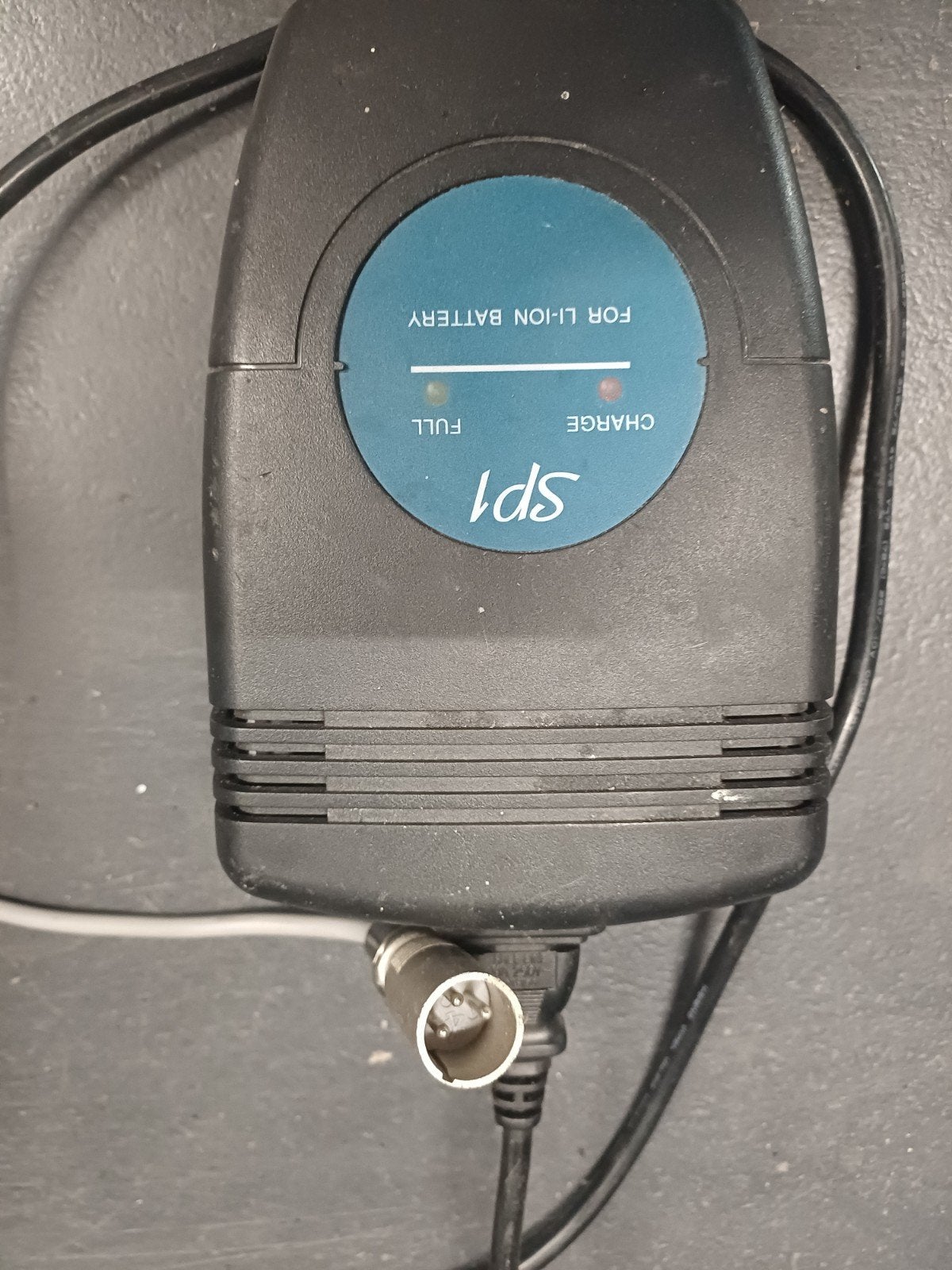 Acculader 3 pin van bikkel fiets, Ophalen, Gebruikt