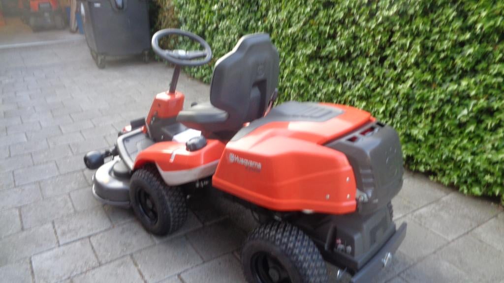 1x nieuwe husqvarna rider 214 tc  2 cilinder frontmaaier, Ophalen, Nieuw, Husqvarna, Nederland