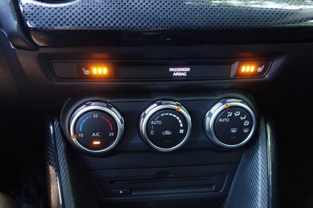 Mazda 2 1.5 SKYACTIVG SKL+ Navi, Led, Stoelverw, ECC, 16 Inc, Voorwielaandrijving, Gebruikt, 4 cilinders, Handgeschakeld