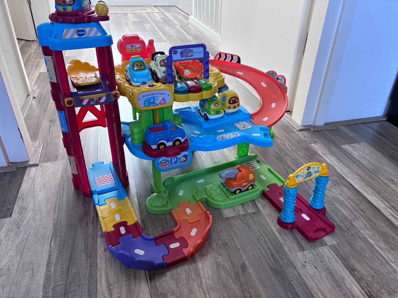 Vtech toet toet autogarage met 7 voertuigen, Ophalen of Verzenden, Gebruikt, 2 tot 4 jaar