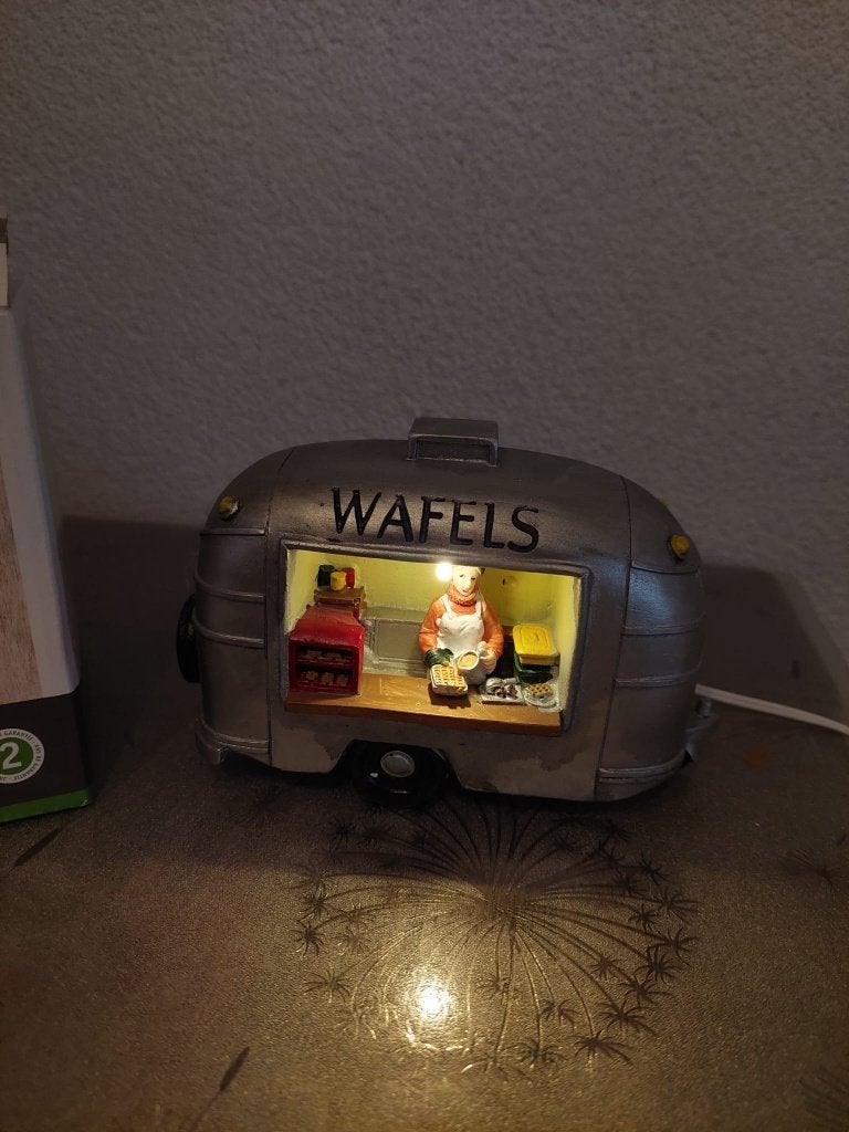 Kerstdorp - Verlichte Wafels Foodtruck / Caravan - In Doos, Ophalen of Verzenden, Zo goed als nieuw