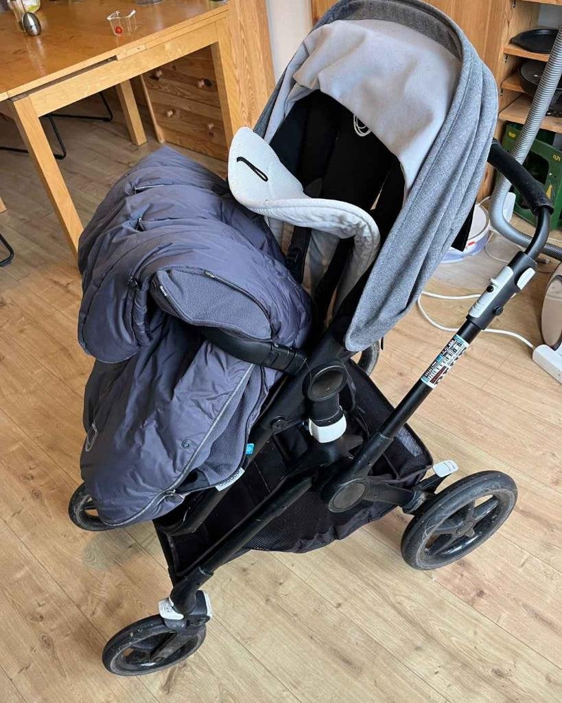 Foto 5 van Bugaboo Fox 2 met Wieg en sterk Voetenzak