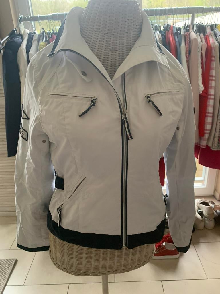 Nieuw wit blauw jas merk District maat 36, Ophalen of Verzenden, Nieuw, Maat 36 (S), Wit