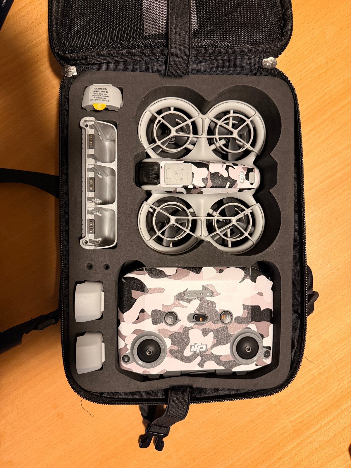 DJI Neo 1 met Fly More Kit en Camouflage Skin, Cameradrone, 100 tot 1000 meter, Extra accu('s), 15 tot 30 minuten