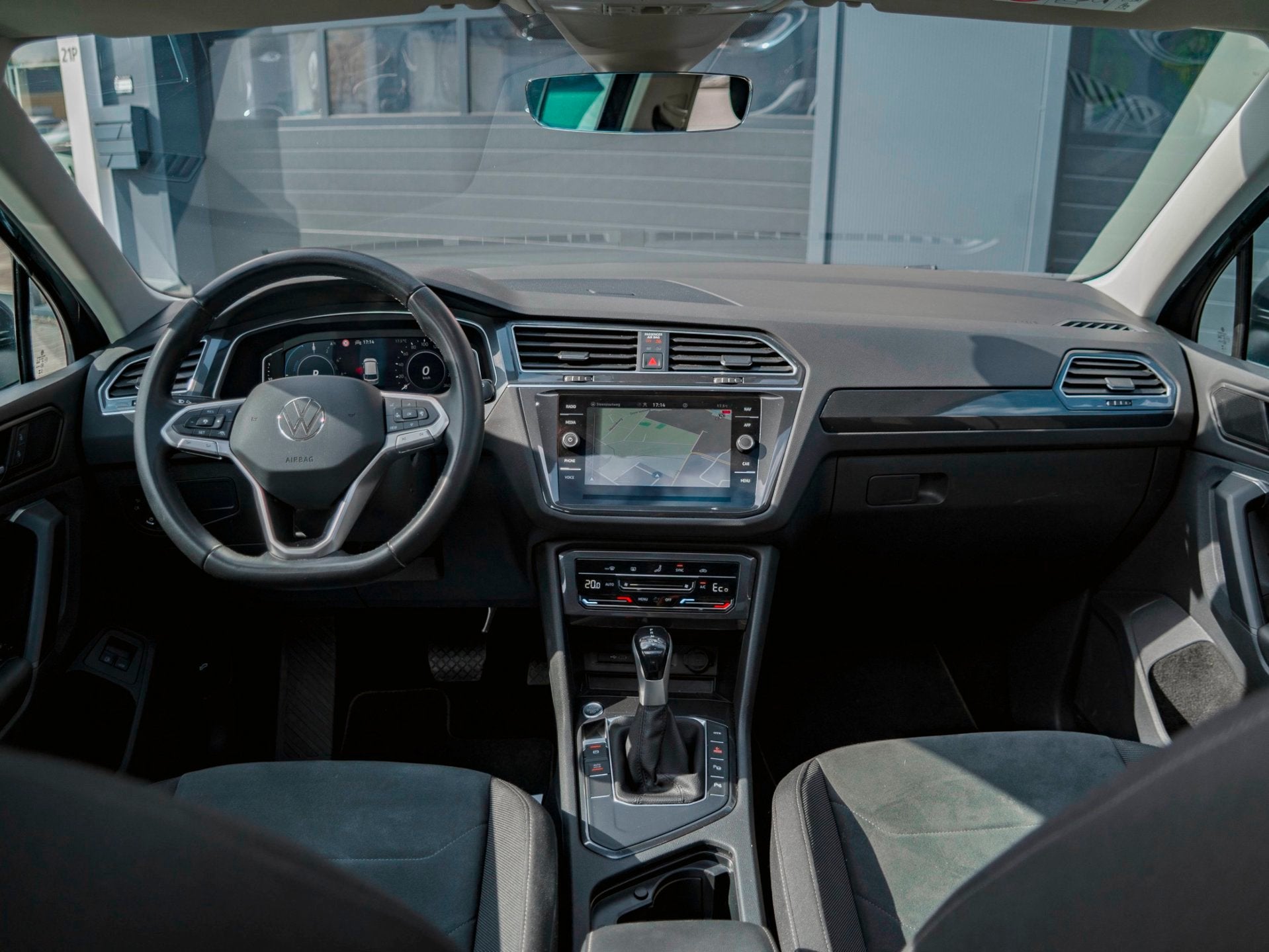 Volkswagen Tiguan 1.4 TSI eHybrid Elegance Pano|Navi|Camera|, Auto's, Dealer onderhouden, Zwart, Met garantie (alle), Hybride Elektrisch/Benzine